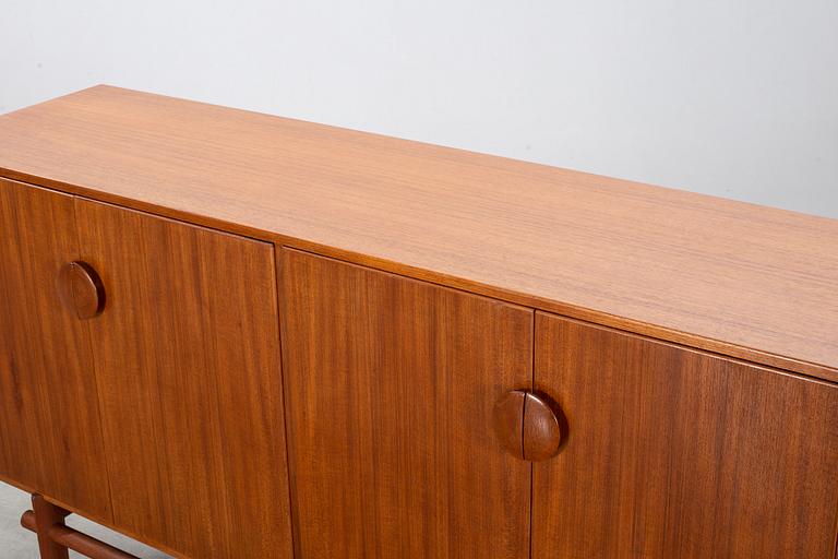 TOVE & EDVARD KINDT-LARSEN, AB Seffle furniture, sideboard, teak, 1950's.