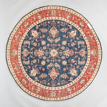 Matta, Pakistan, ca 206 x 205 cm.