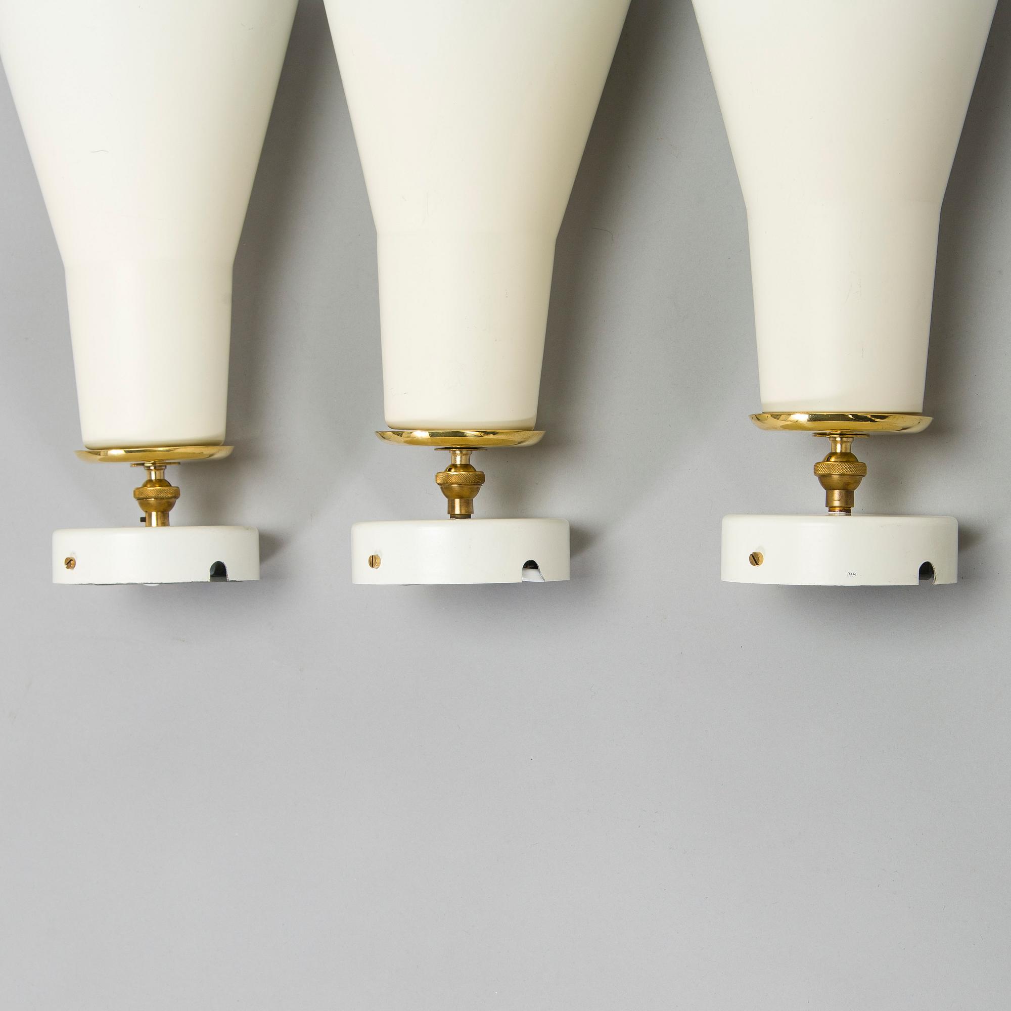 Lisa Johansson-Pape, kohdevalaisimia, 3 kpl, malli 13-005, Stockmann Orno 1900-luvun puoliväli.