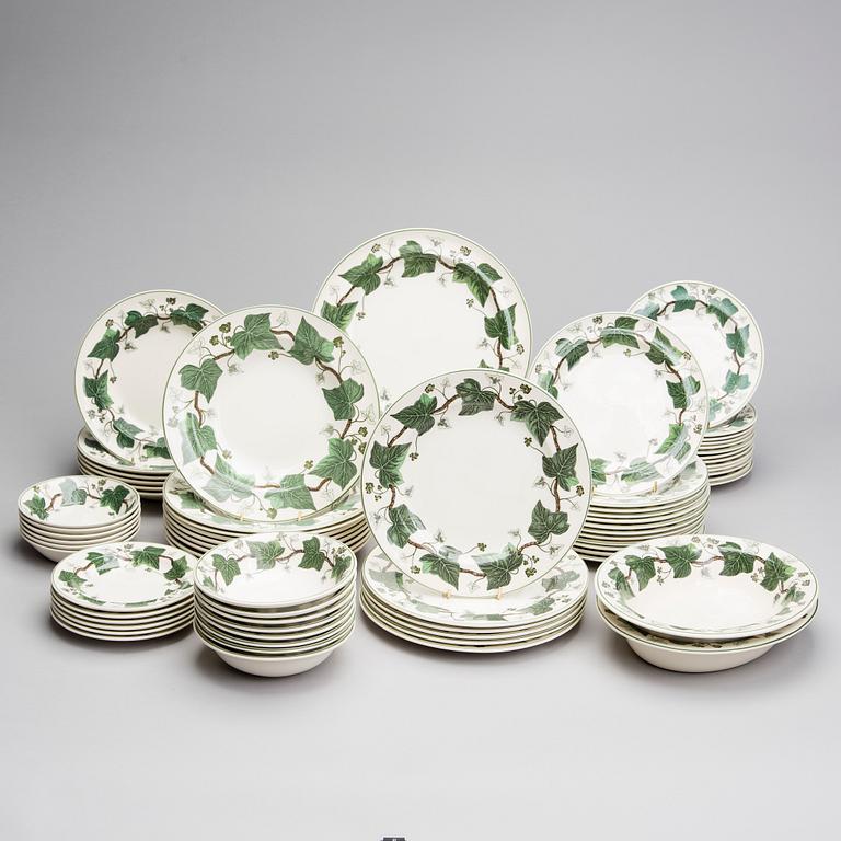 SERVIS, ca 144 delar, porslin, "Napoleon Ivy" Wedgwood 1900-talets senare hälft.