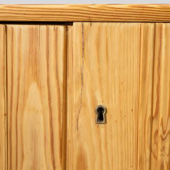 Göran Malmvall, skåp, ett par, "821", Svensk Fur.