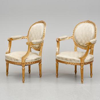 KARMSTOLAR, ett par, gustaviansk stil, tidigt 1900-tal.