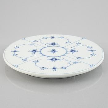 Tårtfat, porslin, Royal Copenhagen, "Musselmalet", modell 2324, 1985-91.