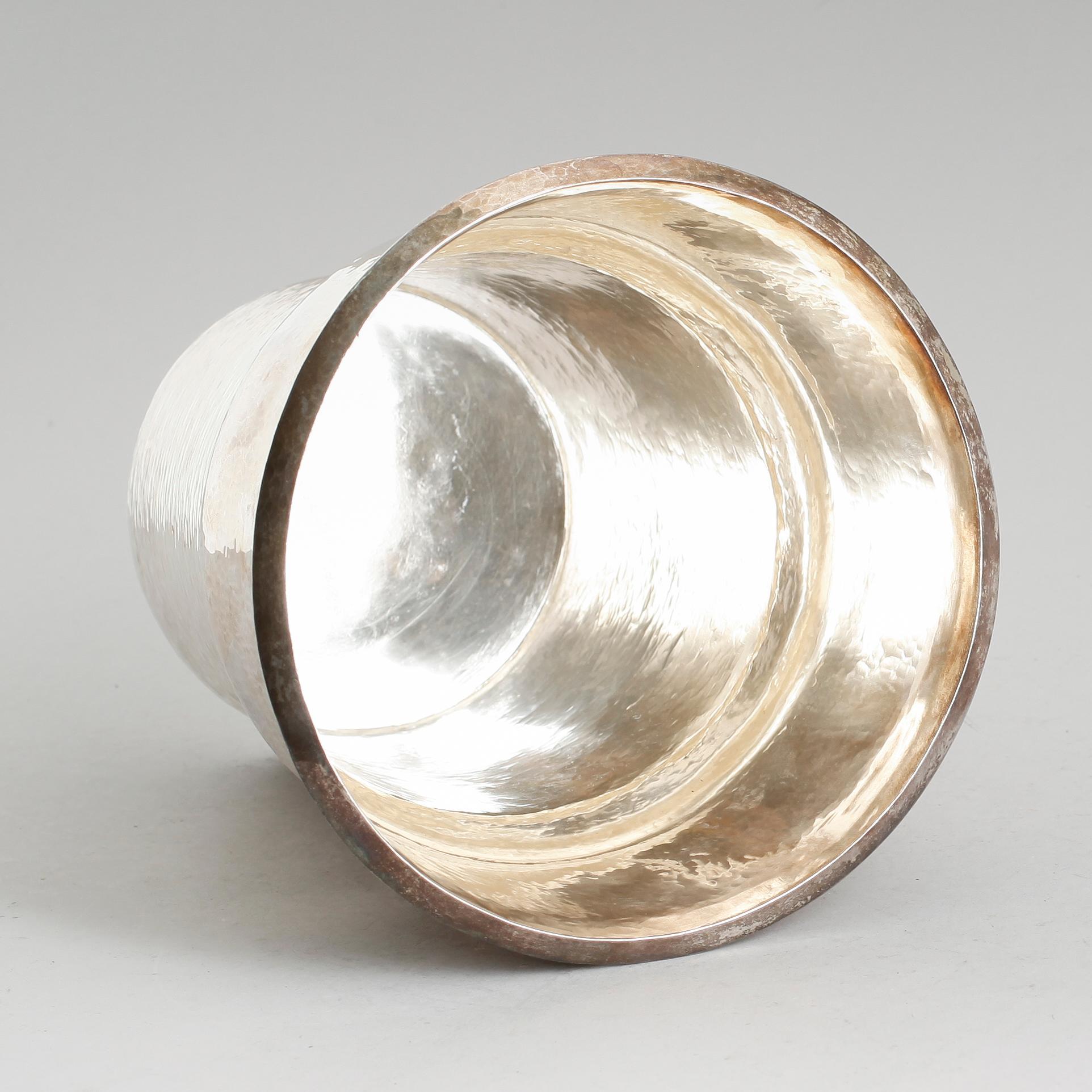 VINKYLARE, silver, EGG, Stockholm 1983. Vikt ca 2451 gram.