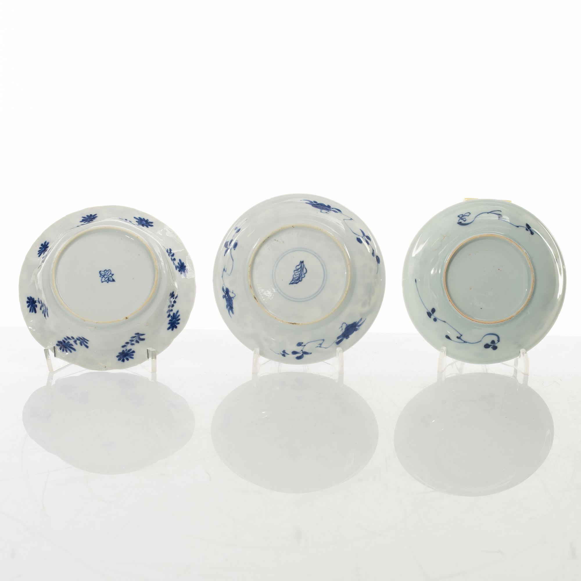 Tre koppar och tre fat, porslin, Kina, Qingdynastin, Kangxi (1662-1722).