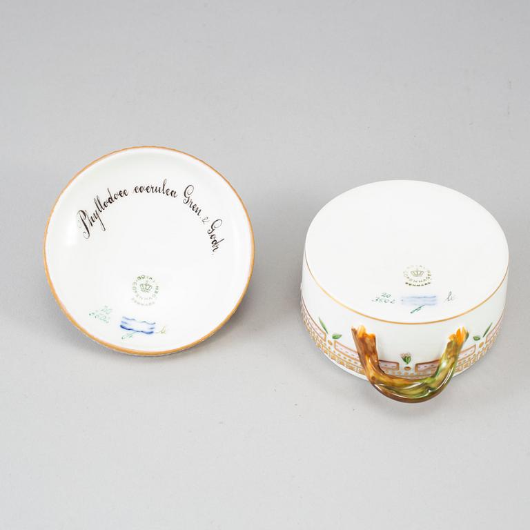 SOCKERSKÅL/LOCKASK/NIPPERASK, porslin, "Flora Danica", Royal Copenhagen, 1900-tal.