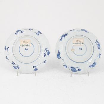 A pair of Chinese blue and white porcelain dishes, Qing dynsaty, Kangxi (1662-1722).