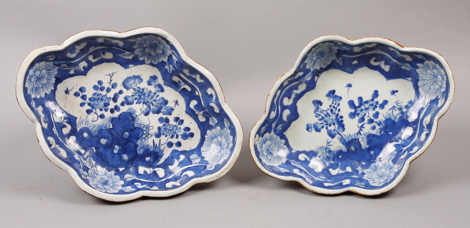 FAT PÅ FOT, ett par, porslin, Kina. 1900-tal.