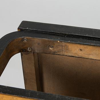 Alvar Aalto, sidobord, modell 87,  O.Y. Huonekalu- ja Rakennustyötehdas A.B. 1930/1940-tal.