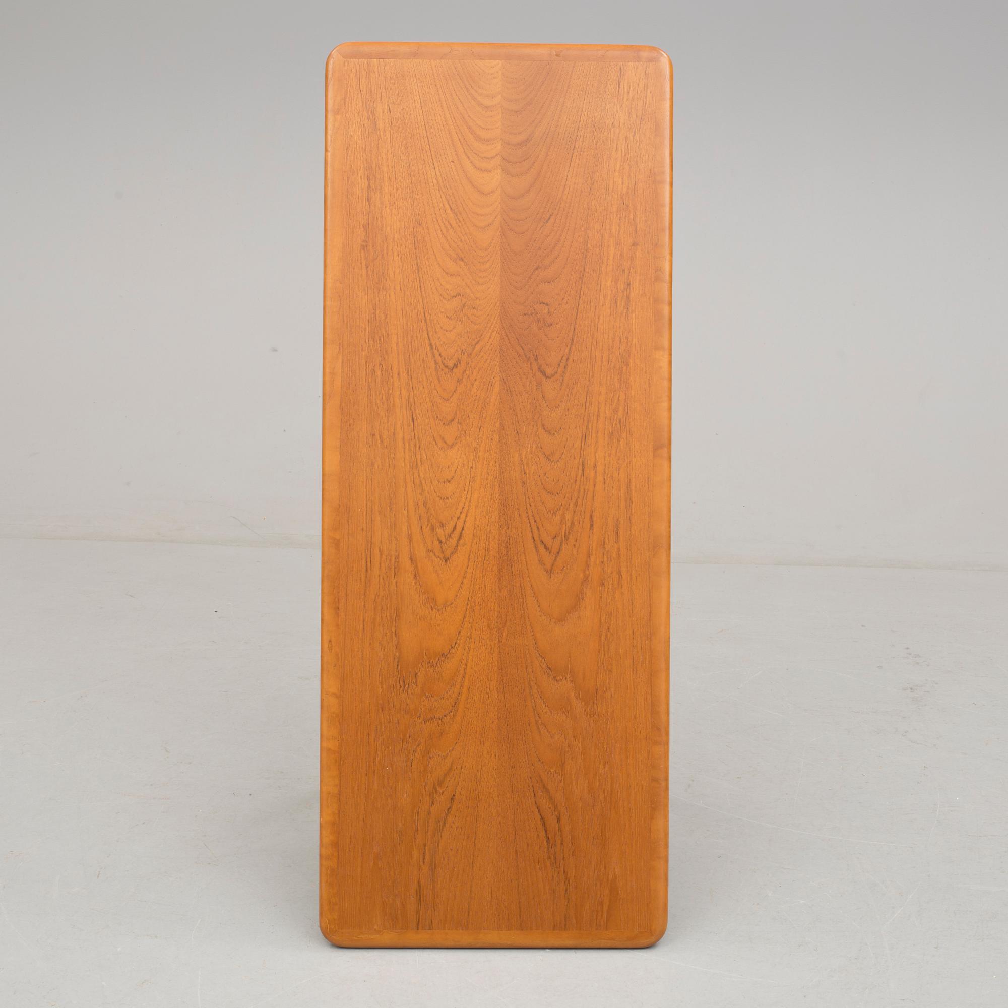 SOFFBORD, Johannes Andersen, för CFC Silkeborg, Danmark. 1950-tal.