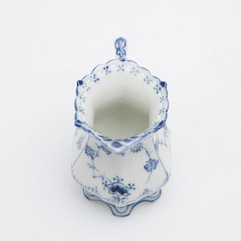 Royal Copenhagen, Service pieces, 20 pieces, porcelain, "Musselmalet helblond and halvblond", Denmark.