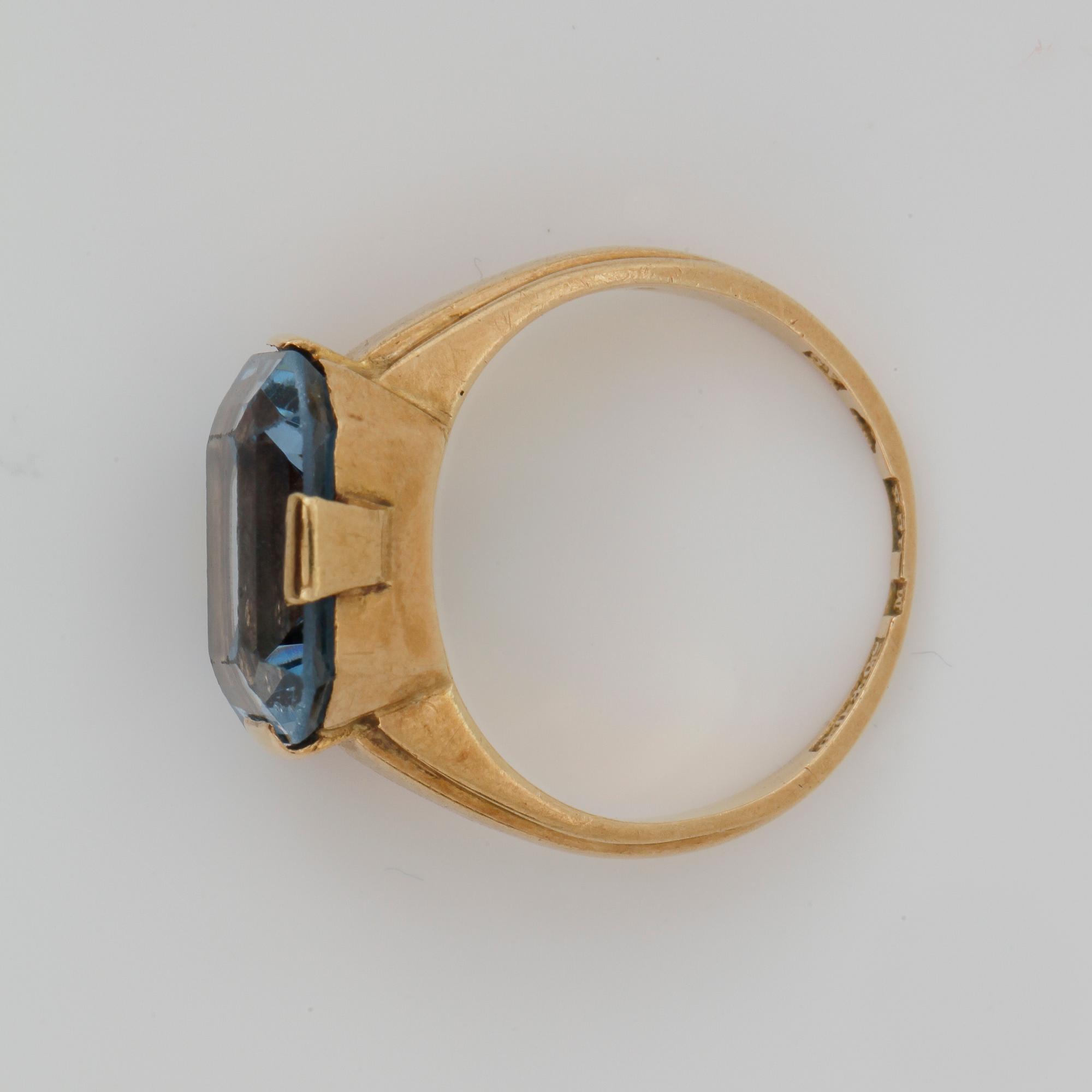 RING, 18 k guld med akvamarin ca 12 x 10 mm. Vikt ca 4 g.