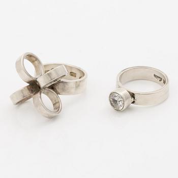 Cecilia Johansson, ringar, 2 st, samt ett par örhängen, silver och förgyllt silver.
