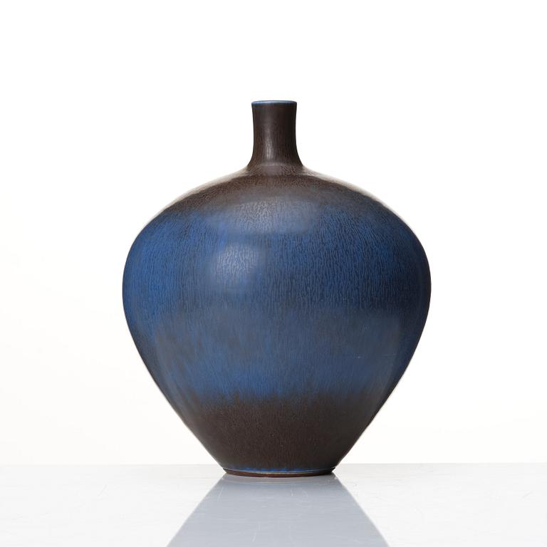 Berndt Friberg, a stoneware vase, Gustavsberg studio, Sweden 1976.