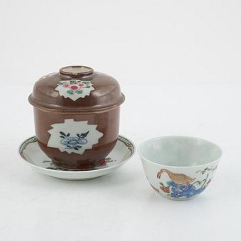 Two porcelain cups, China, Qianlong (1736-95).