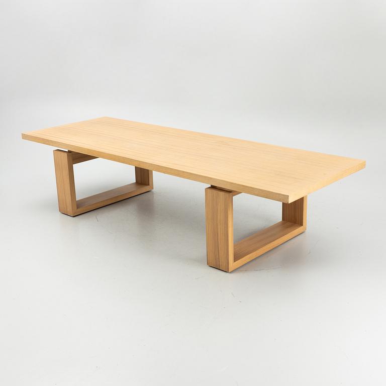Matbord, troligen Italien, 2000-tal.