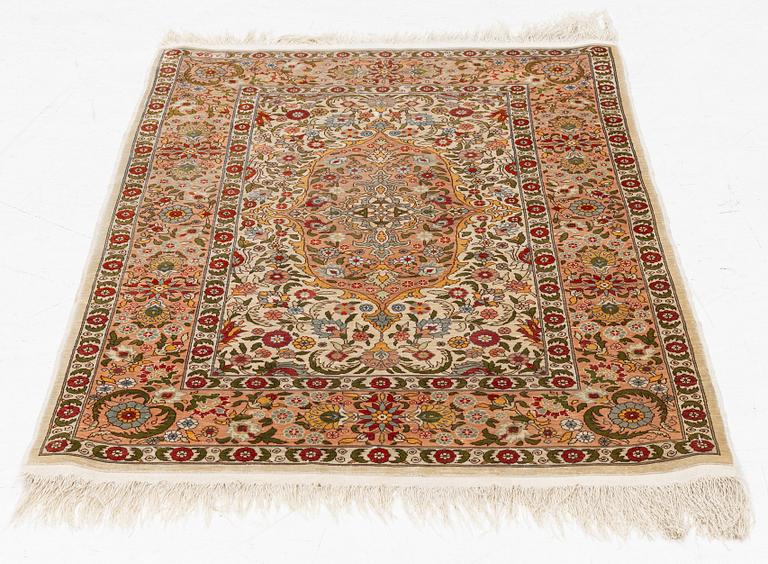 Matta, silke Hereke, ca 109 x 70 cm.