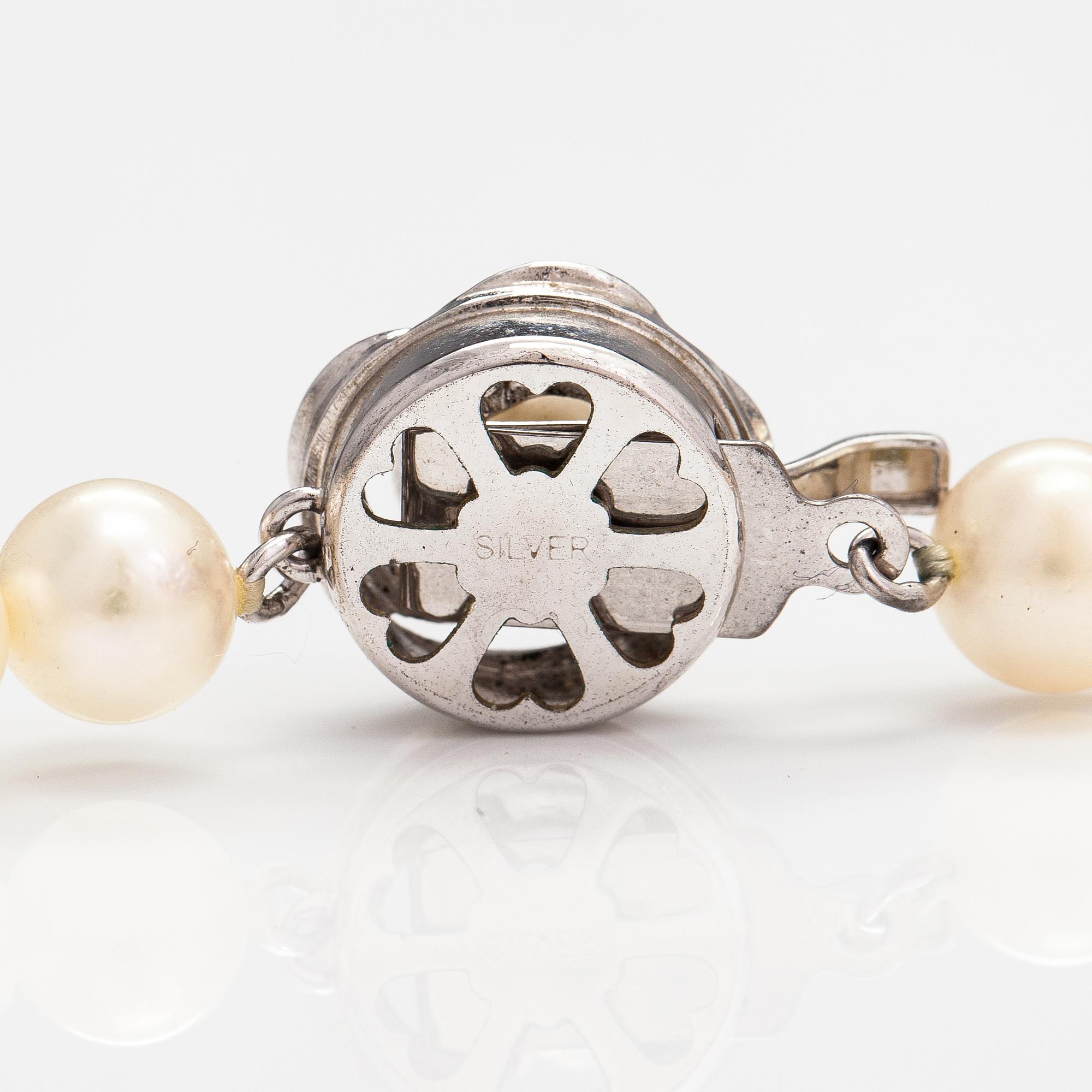 Pärlcollier, odlade pärlor, silver.