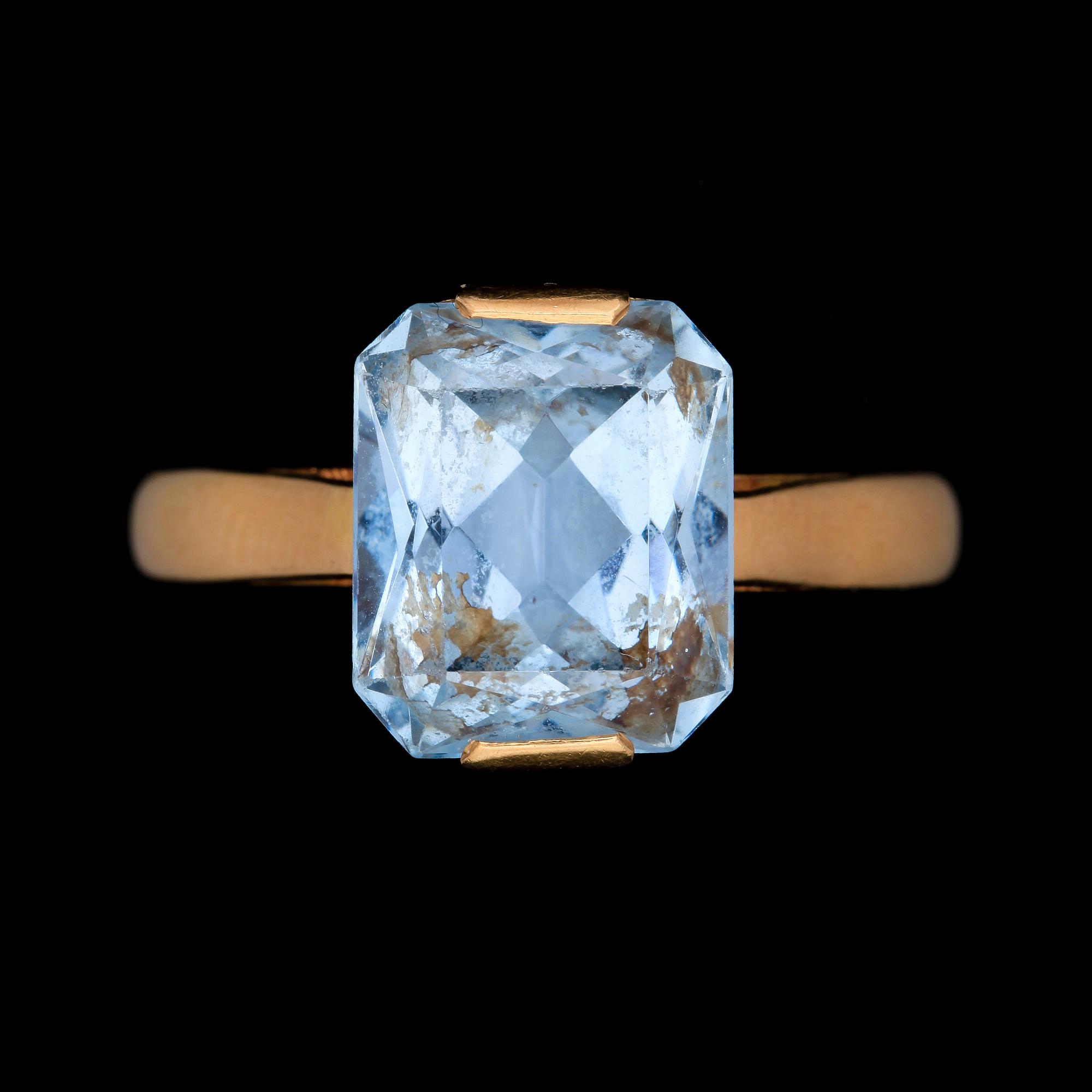 SMYCKEN, 4 delar, 14k o 18k guld o vitmetall bla med 2 diamanter tot ca0,32ct. Tot vikt 17,g (exkl örhängena).