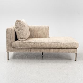 A 'Tiziano' chaise lounge from Frigerio, Italy.