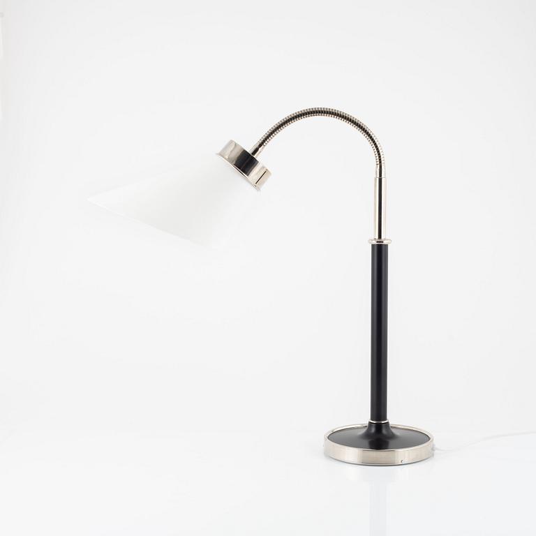 Josef Frank, bordslampa, modell 2434, Firma Svenskt Tenn.