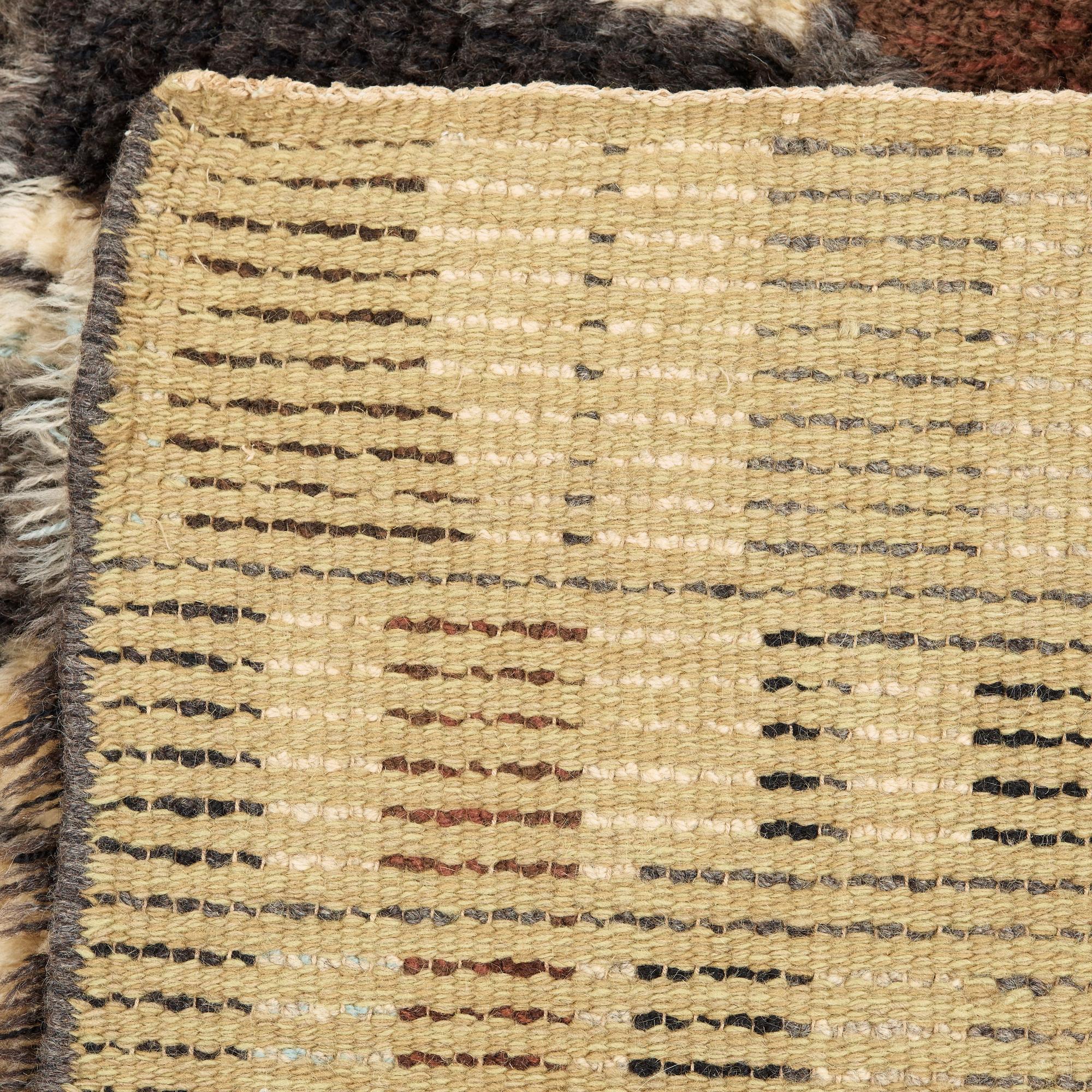 M Harström, MATTA. "Mörk konstruktion". Rya. 223 x 138,5 cm. M. Harström, Hemslöjden, Borås.