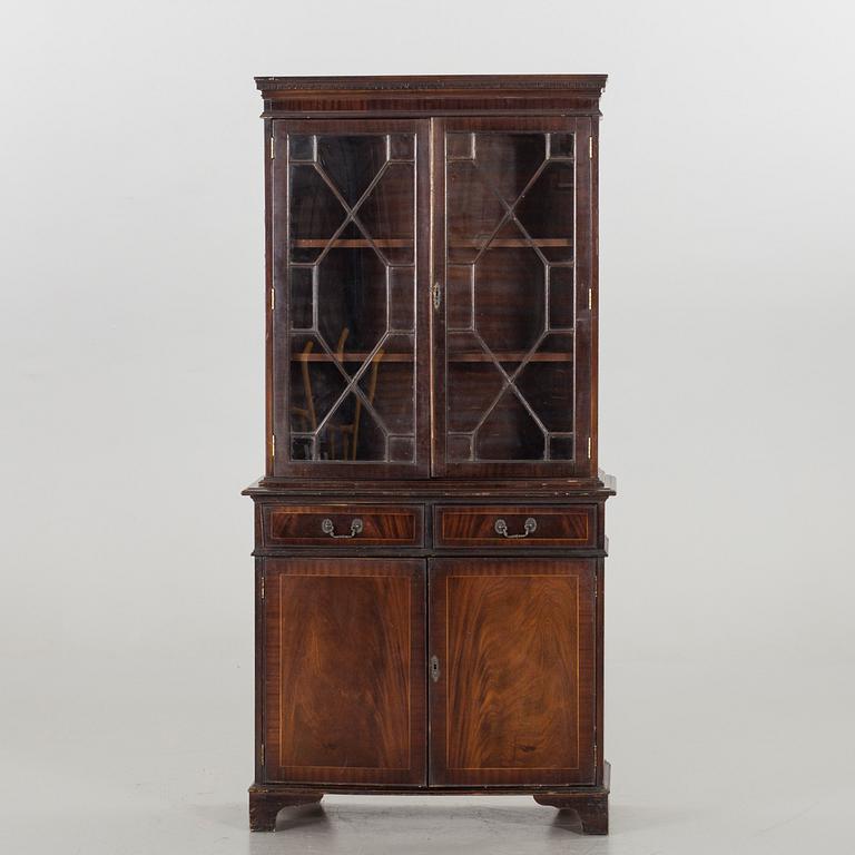 A 20.th century cabinet.