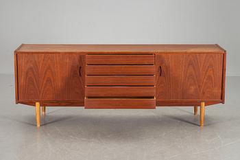 SIDEBOARD, "Trio", Nils Jonsson, Troeds, 1900-talets andra hälft.