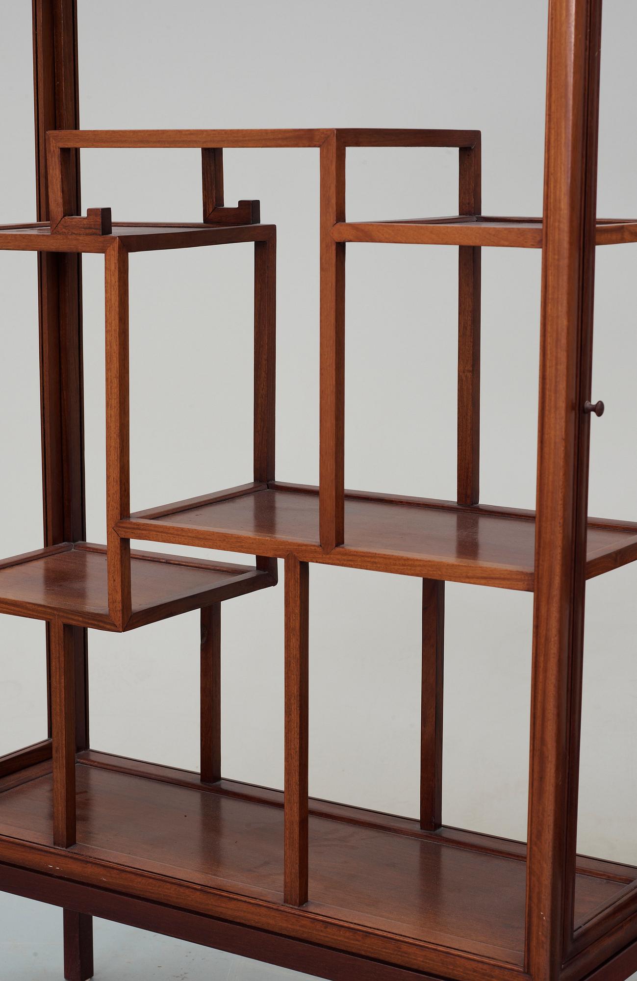 HYLLOR, 3 st, orientalisk stil, 1900-talets andra hälft.