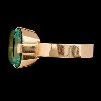 RING, 18K guld, colombiansk smaragd ca 5,00 ct. svenska stämplar W&A,  K11.