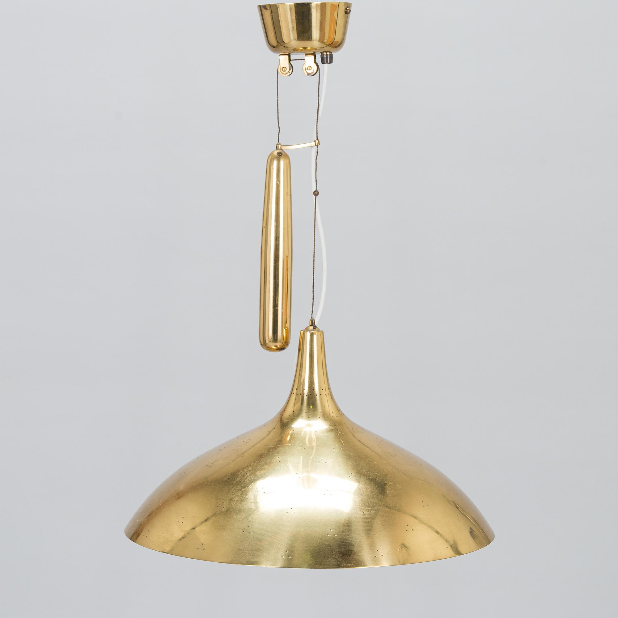 Paavo Tynell, taklampa, modell 1965 A, Taito / Idman 1900-talets mitt.