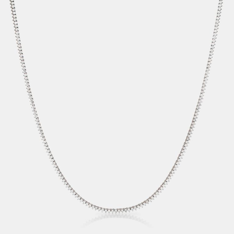 A circa 7.00 ct brilliant-cut diamond line necklace.