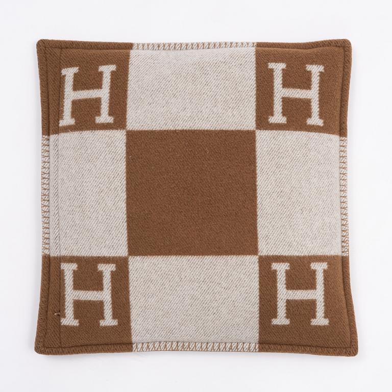 Hermès, a wool and cashmere mix 'Avalon' cushion cover.