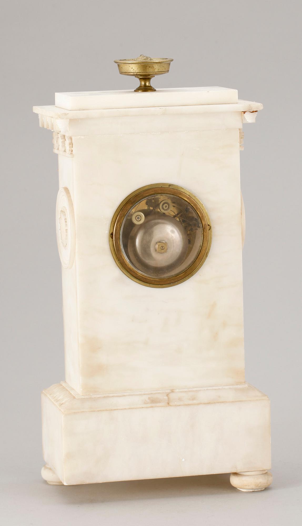BORDSUR, alabaster, senempire, 1800-talets första hälft.