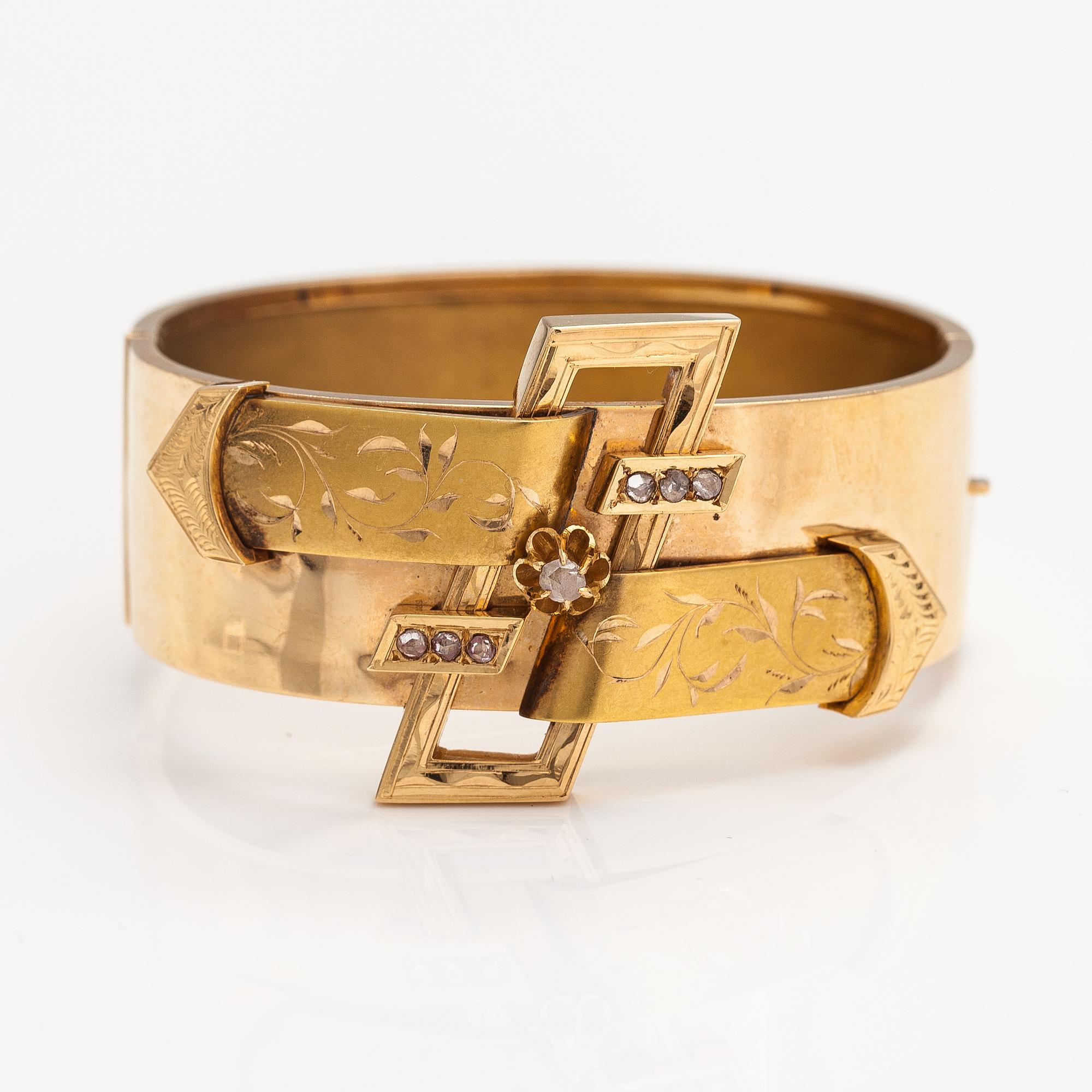 An 18K gold bracelet with rose cut diamonds. Sven Ferdinand Sundholm, Vaasa/Jakobstad 1871-1888.