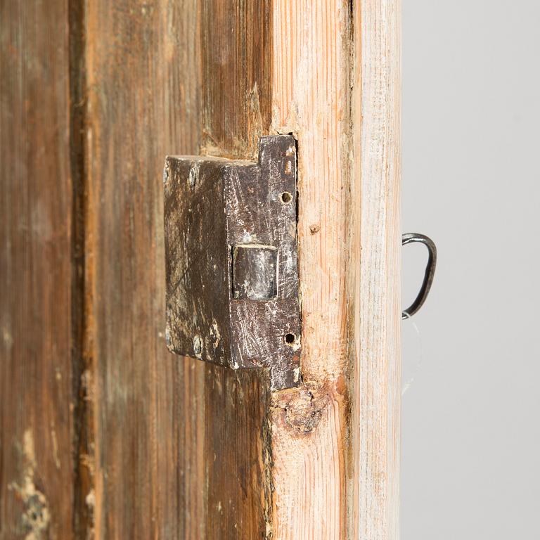 A Swedish Gustavian corner cabinet, circa 1800.