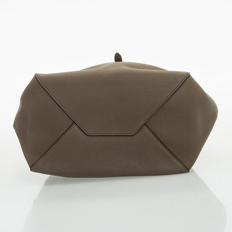 Céline, a 'Cabas Phantom Tote' bag.