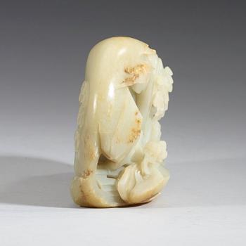 A finely carved Chinese nephrite sculpture, Qing dynasty (1644-1912).