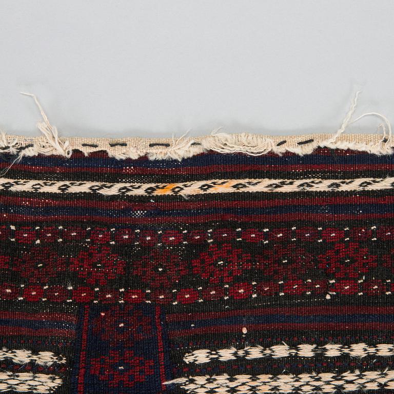 Matta, Baluch Sofreh. Circa 120 x 130 cm.