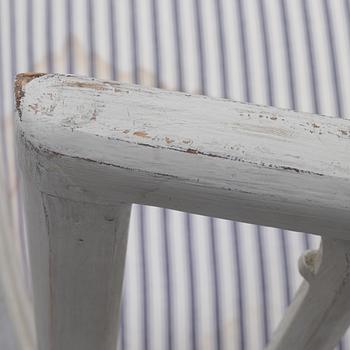 Stolar, 3 st, sengustavianska, omkring 1800. Samt en stol, sengustaviansk stil, 1900-tal.