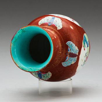 A famille rose vase, late Qing dynasty.