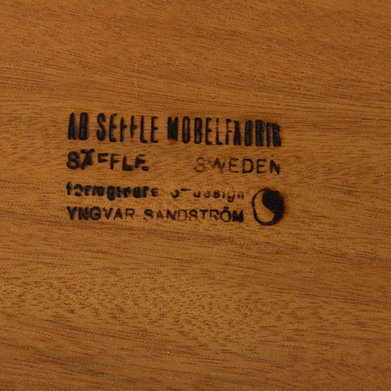 A second half of the 20th century coffee table, designed by Yngvar Sandström, AB Seffle Möbelfabrik, Sweden.