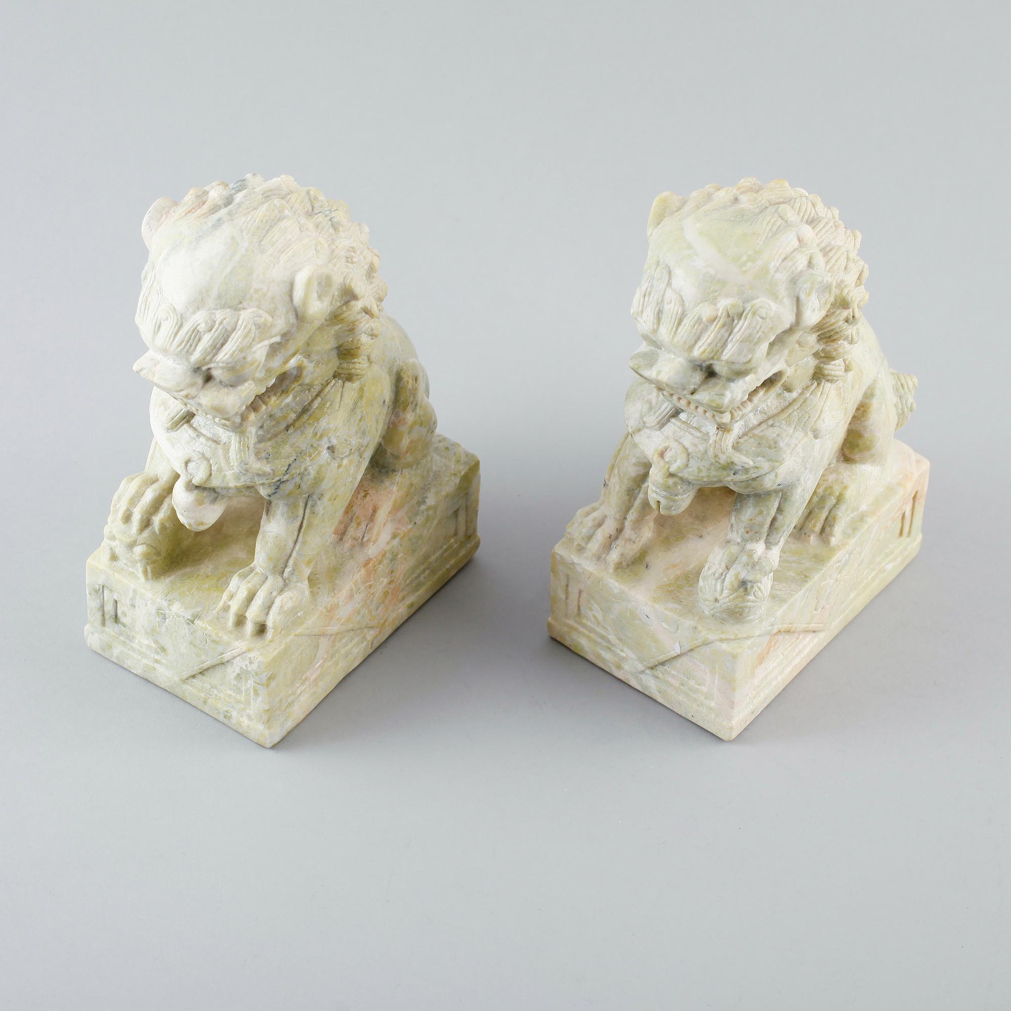 FIGURER, 1 par, grön sten, Kina, 1900-tal.