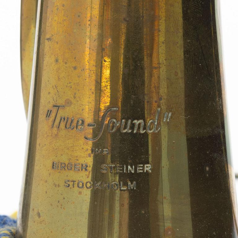 Signal trumpet, “True Sound”.
