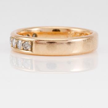 RING, 18k guld och diamanter tot ca 0.35 ct enligt gravyr, svenska stämplar.