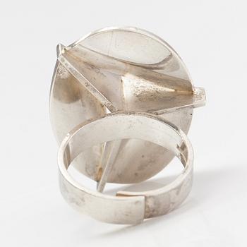 Elis Kauppi, A sterling silver ring. Kupittaan kulta, Turku.