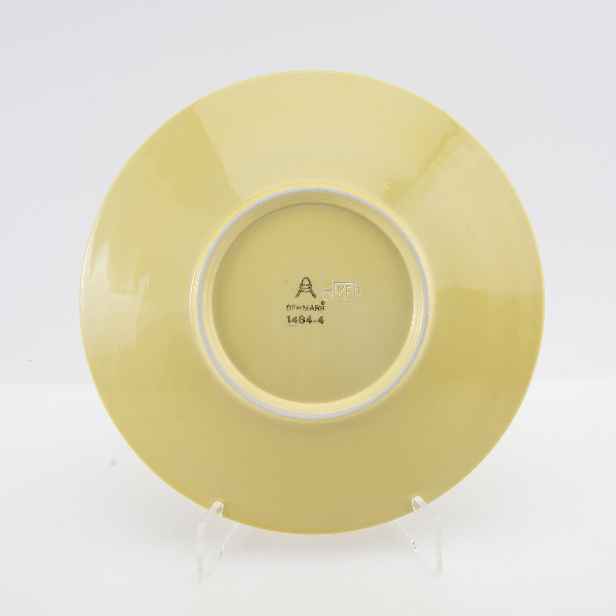 Fruit service 9 dl Aluminia (Royal Copenhagen) Denmark porcelain mid-20th century.