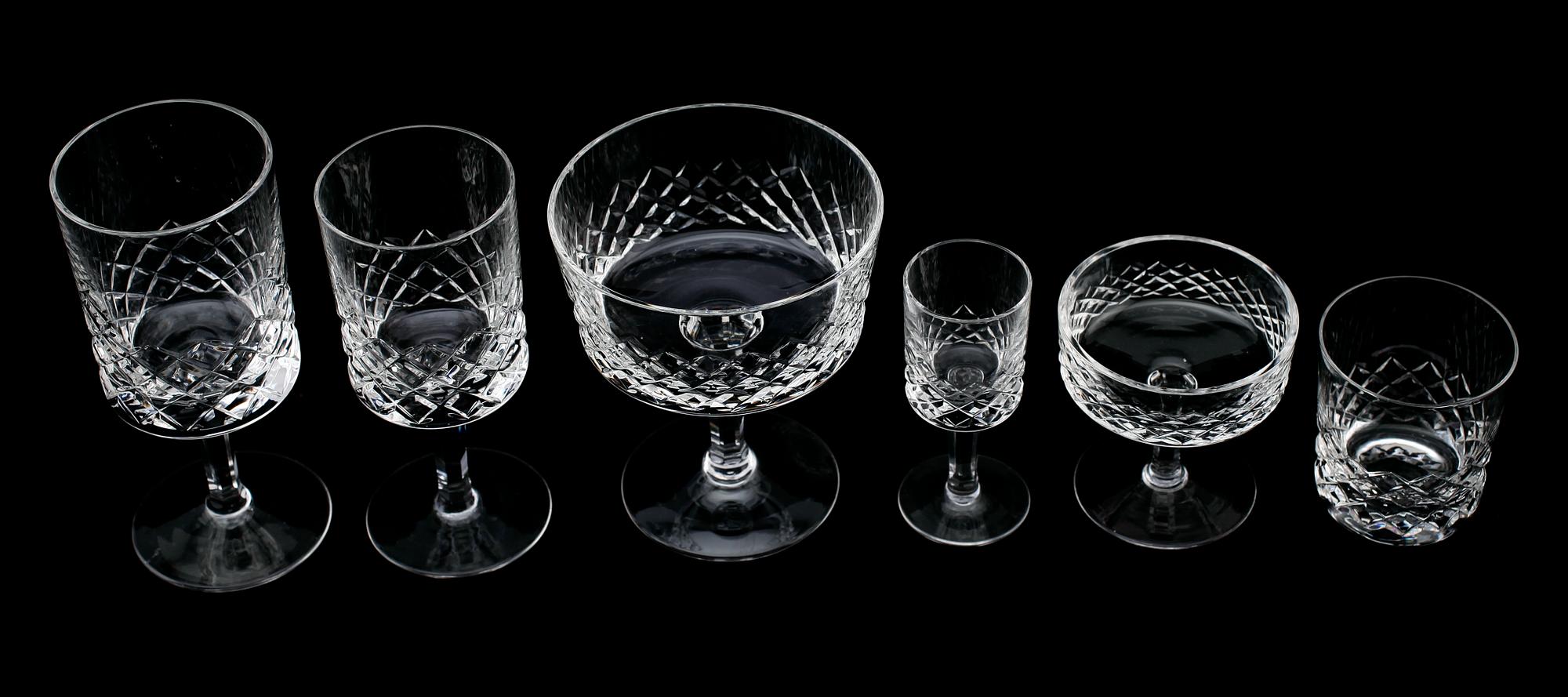 GLASSERVIS, 52 delar, 1900-talets andra hälft.