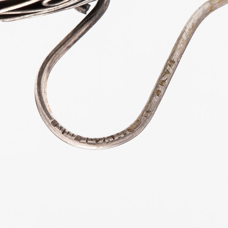 Liisa Vitali, "Kissantassut", a pari of sterling silver earrings and a ring. Westerback, Helsinki 1971.