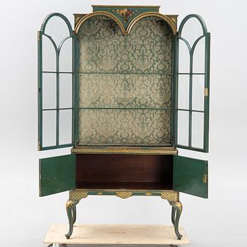 An early 20th century vitrine cabinet, England.